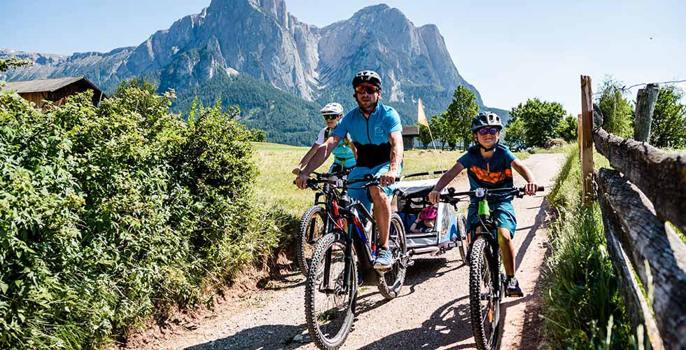 Family excursions with mountain bikes